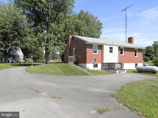 view of front of home with a front yard