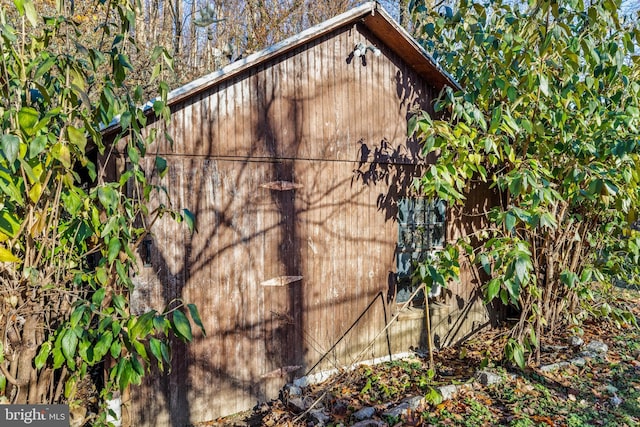 view of outbuilding