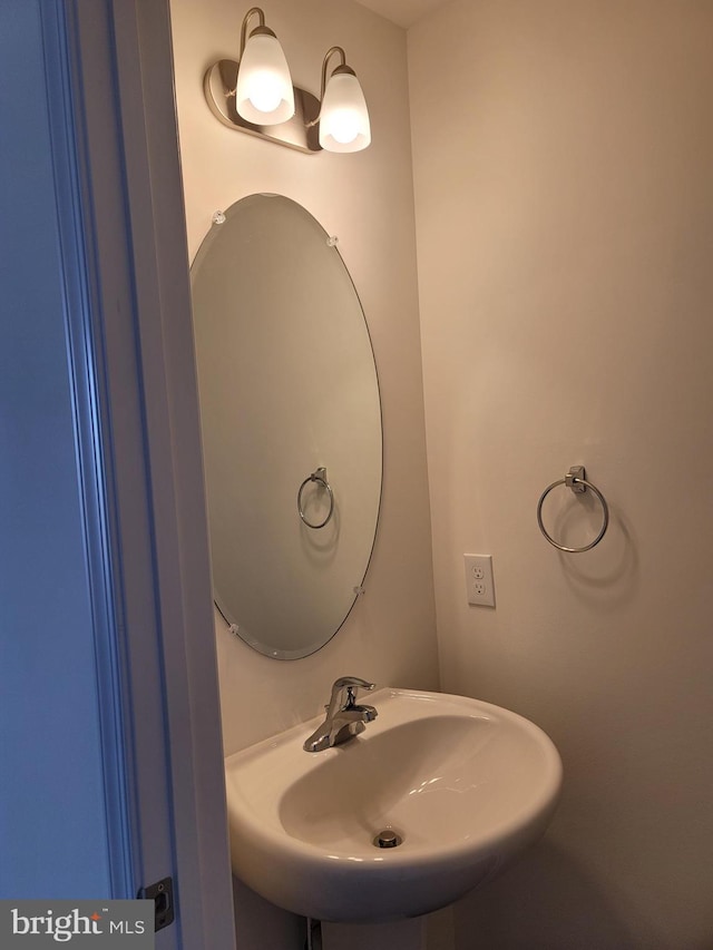 bathroom with sink