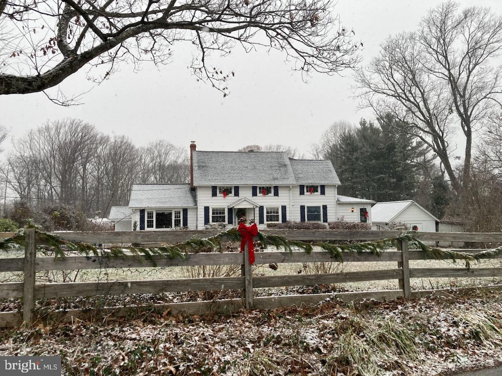 view of front of property