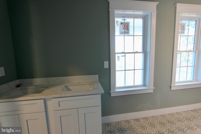 bathroom featuring sink