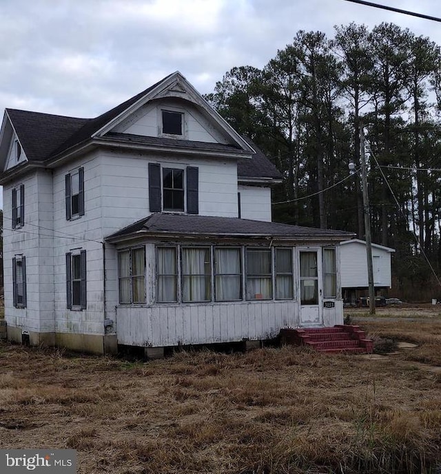 view of front of property