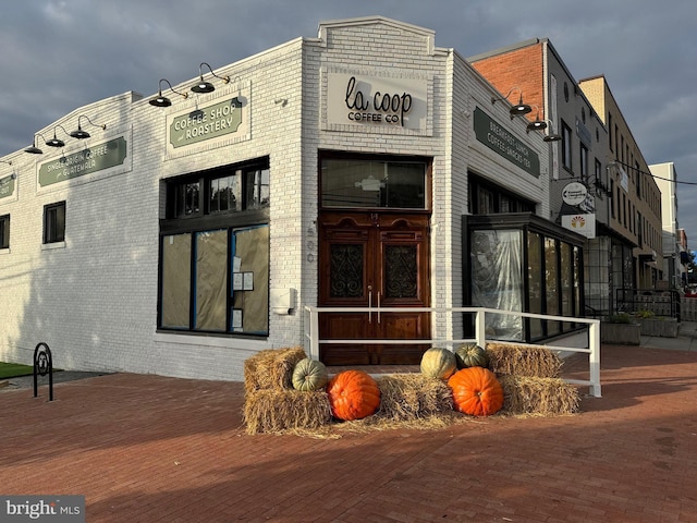 view of building exterior