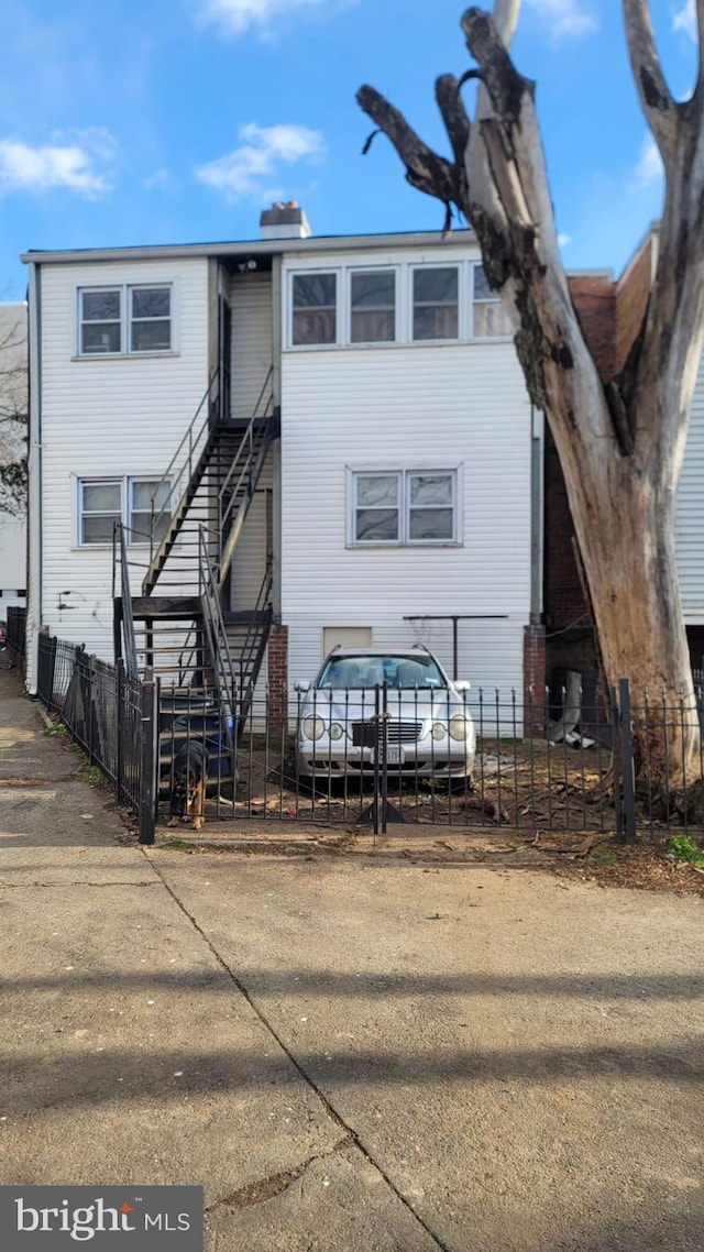 view of front of house