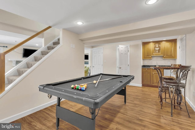 playroom with sink, pool table, and light hardwood / wood-style floors