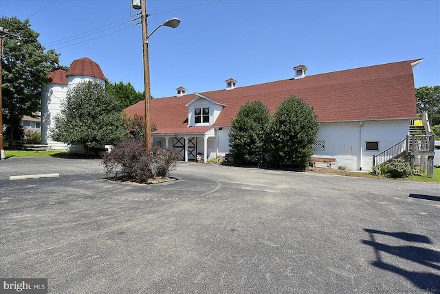 view of front of property