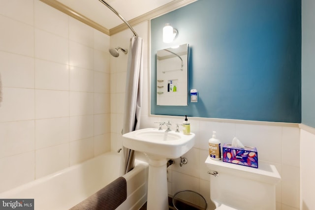 bathroom with toilet and shower / tub combo with curtain