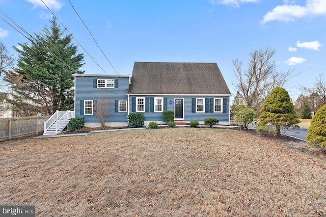 view of front of home featuring a front yard