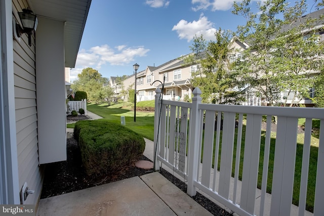 exterior space featuring a lawn