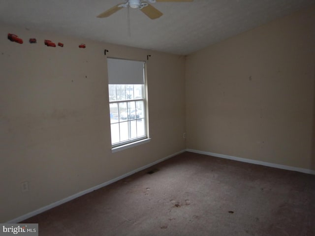 empty room with ceiling fan