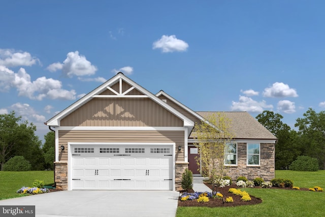 craftsman inspired home featuring a front lawn and a garage