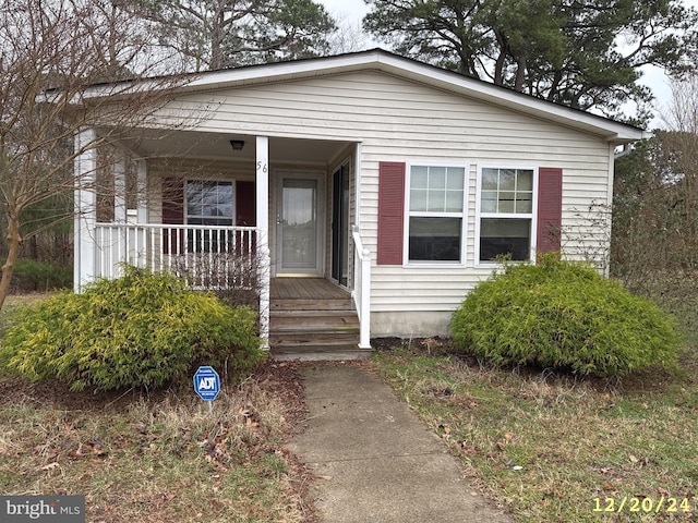 bungalow featuring covered porch