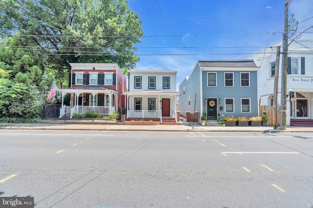 view of front of home featuring a porch