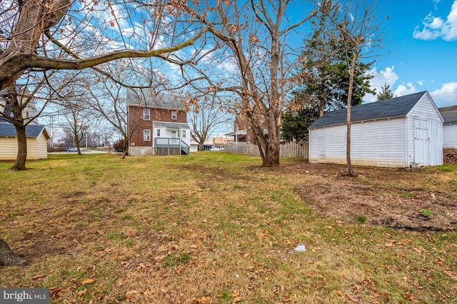 view of yard with a shed