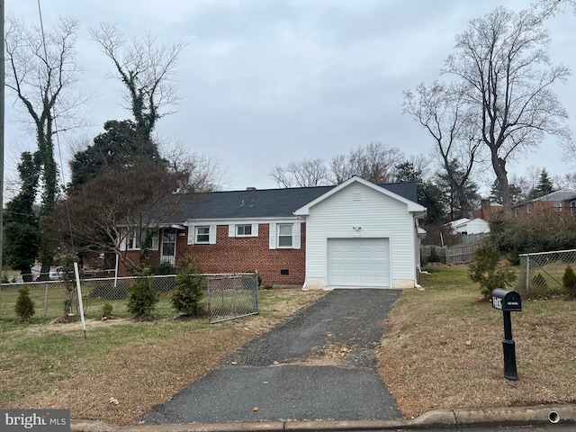 view of front of home featuring a front yard