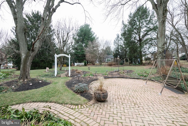 view of yard featuring a patio