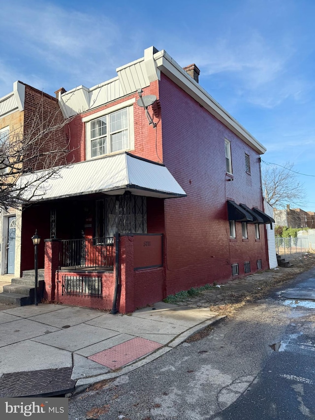 view of front of house featuring covered porch