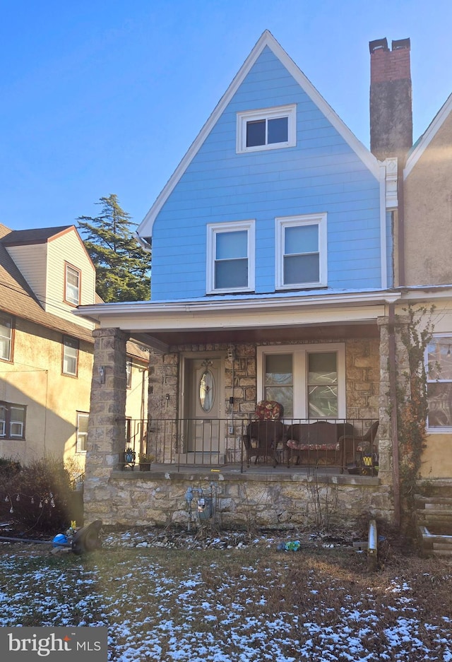 view of front of home featuring covered porch