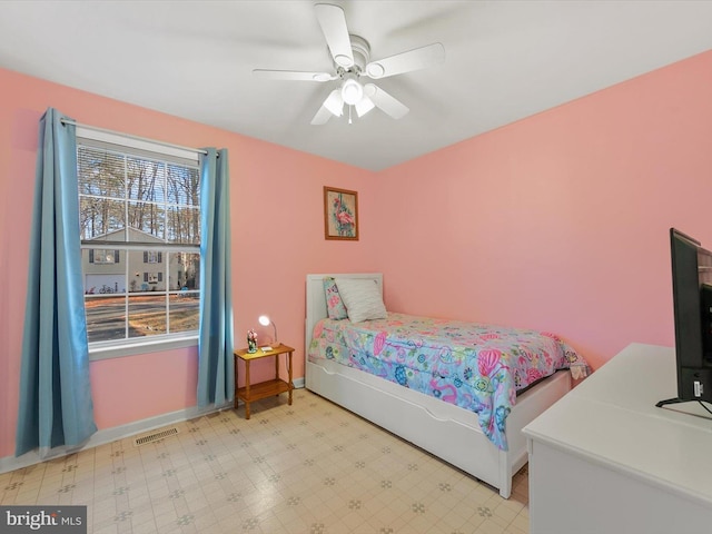 bedroom featuring ceiling fan