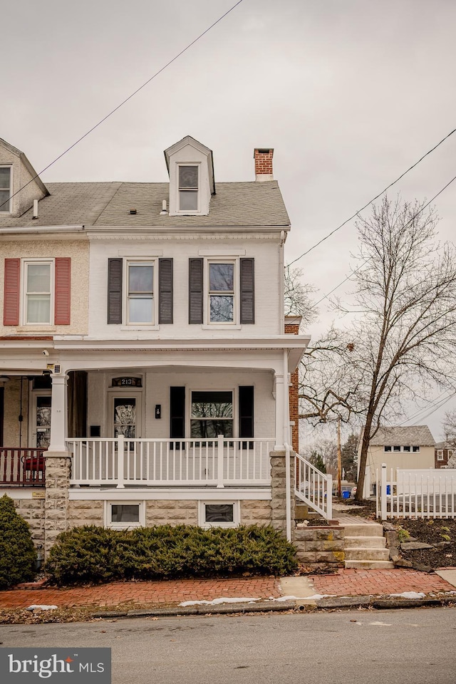 view of front facade with covered porch