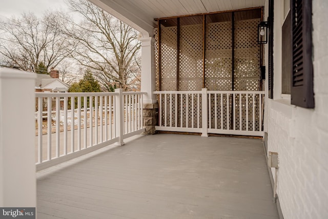 balcony featuring covered porch