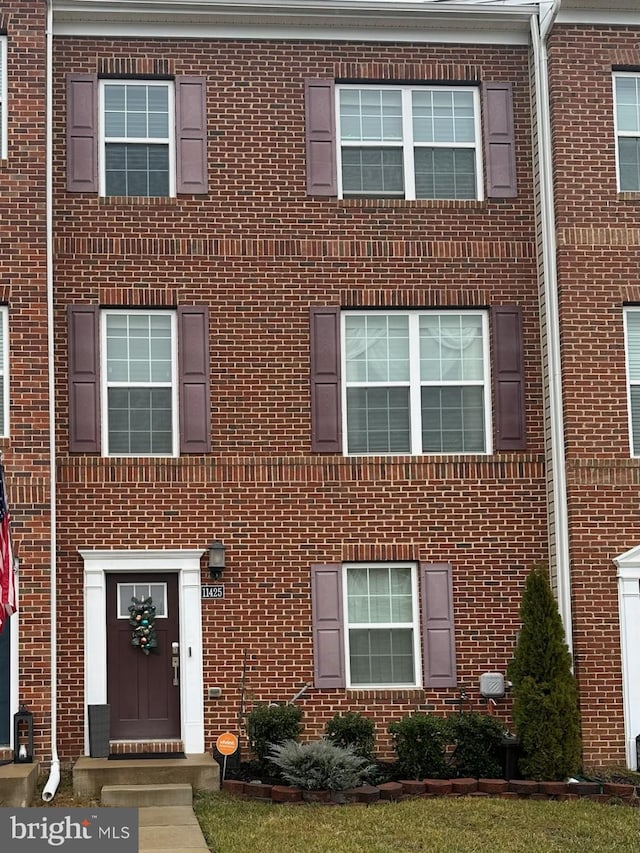 view of townhome / multi-family property