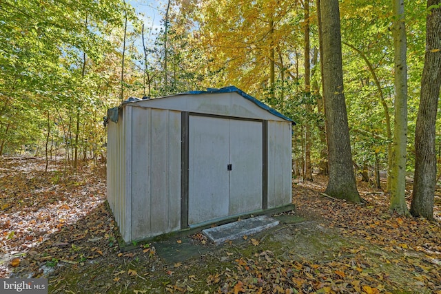 view of outbuilding