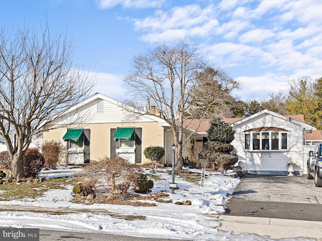 view of front of property