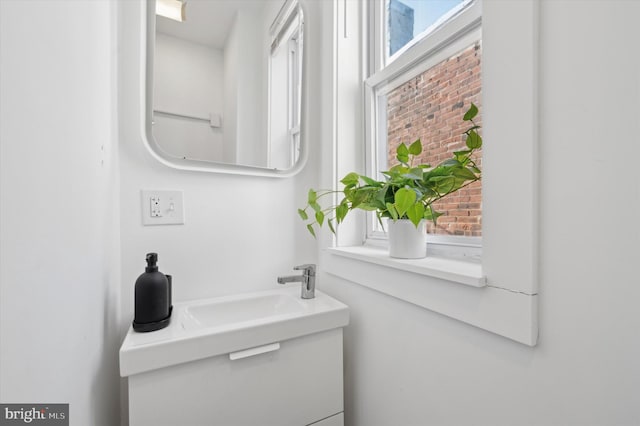 bathroom featuring sink