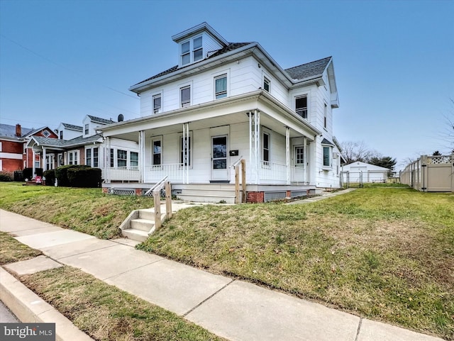 view of front of property with a front yard