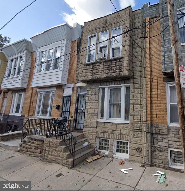 view of townhome / multi-family property