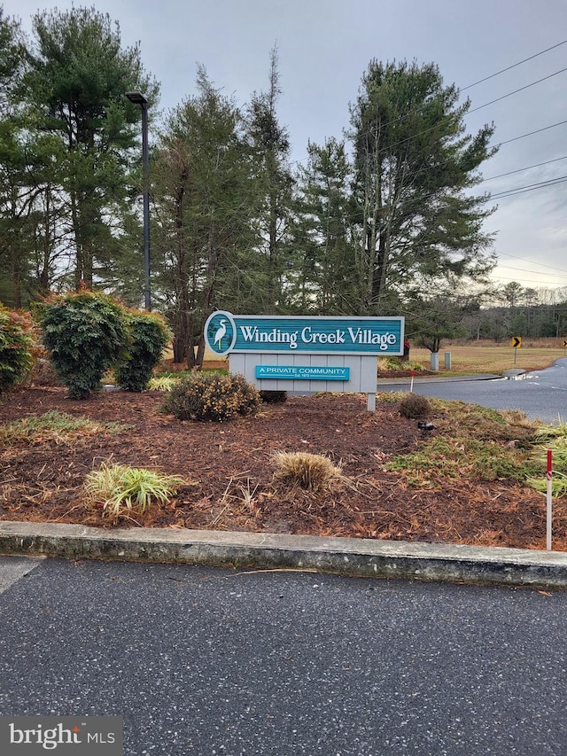 view of community / neighborhood sign