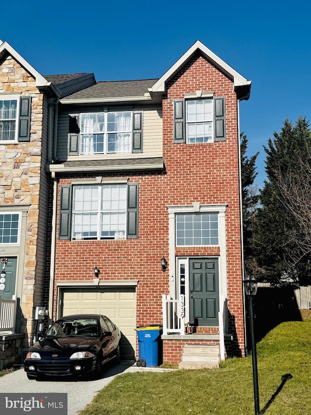 view of front facade featuring a garage