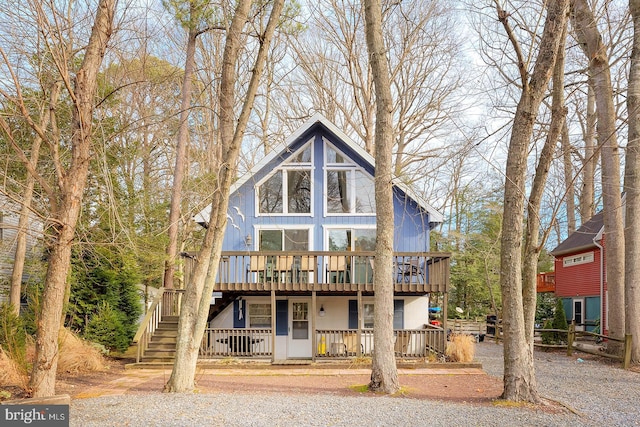 view of front facade featuring a wooden deck