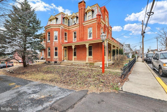 view of front facade with a porch