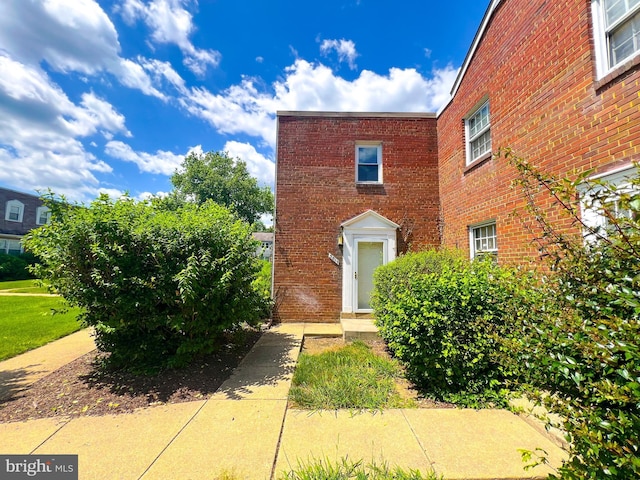 view of front of house