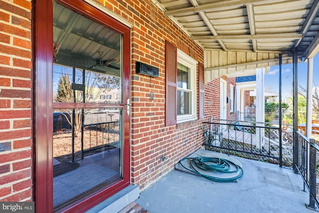 balcony featuring covered porch