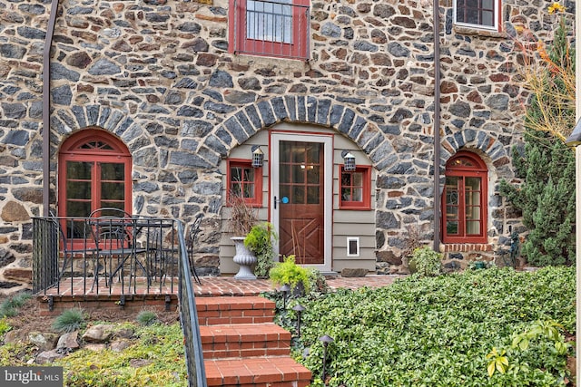 3007 Faulkland Rd, Wilmington, DE 19808 - property entrance featuring stone siding