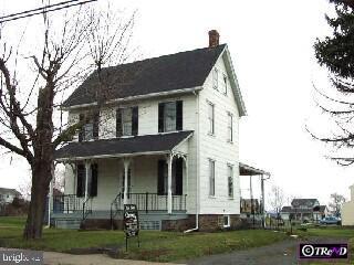 view of front facade featuring covered porch