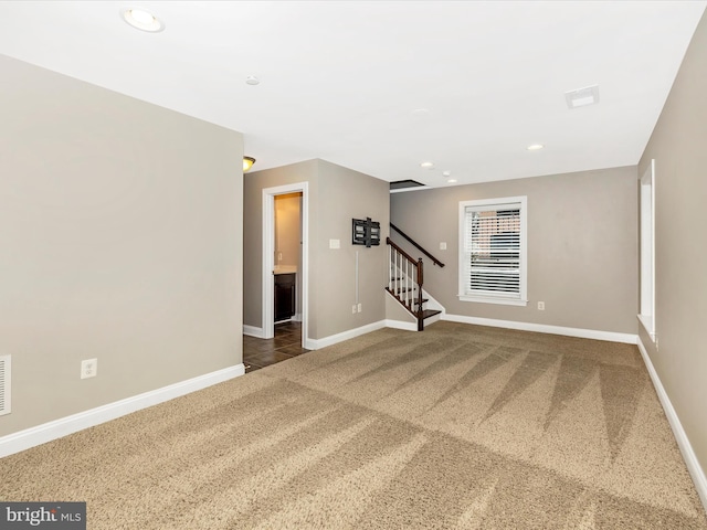 view of carpeted spare room