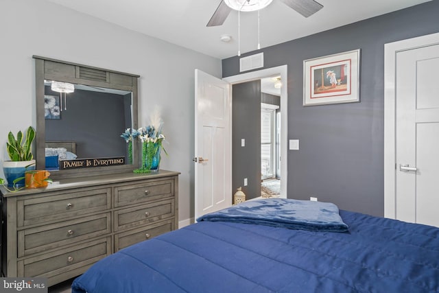 bedroom with ceiling fan