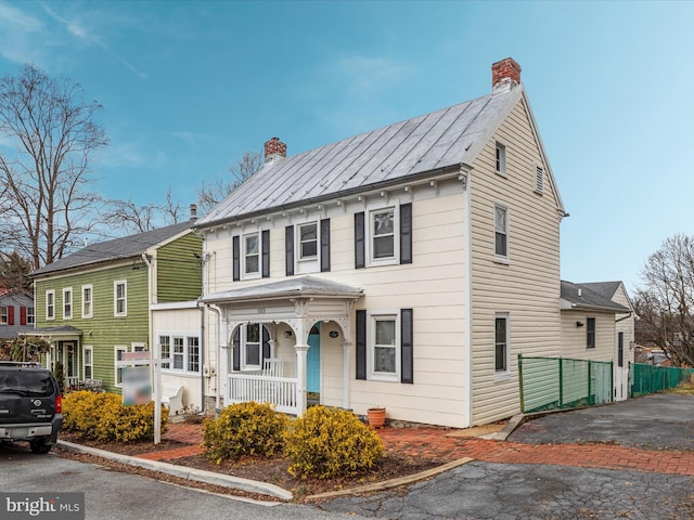 view of front of house featuring a porch