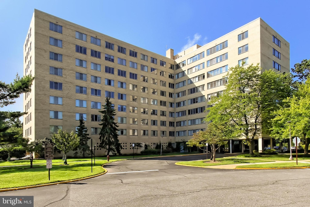 view of building exterior