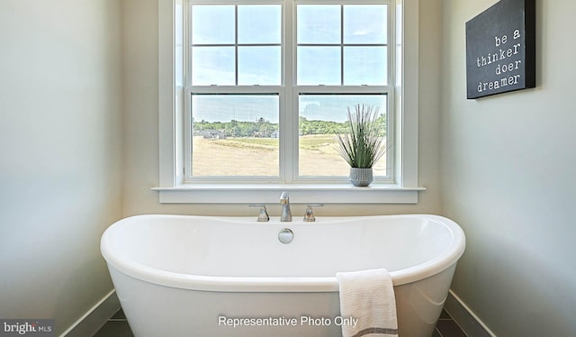 bathroom featuring a bathtub