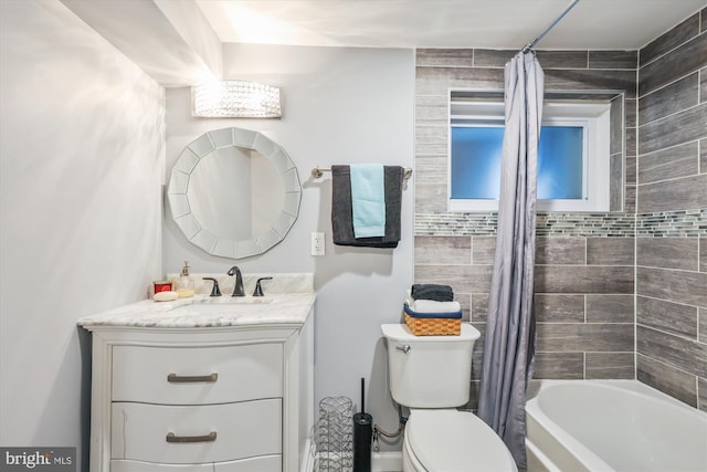 931 Farragut St NW, Washington, DC 20011 - full bath featuring vanity, shower / bath combo with shower curtain, and toilet