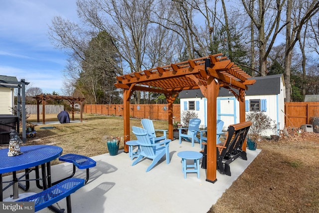 view of patio featuring a pergola