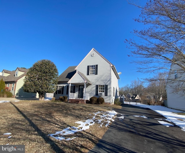 view of front property