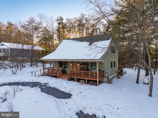 view of front of house featuring covered porch