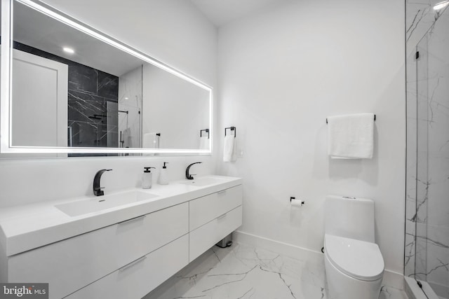 bathroom with tiled shower, vanity, and toilet