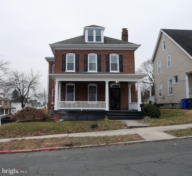 view of front facade featuring a porch